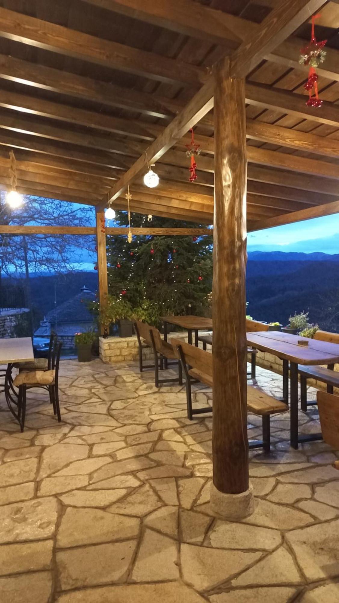 Guesthouse Selini Vitsa Exterior photo